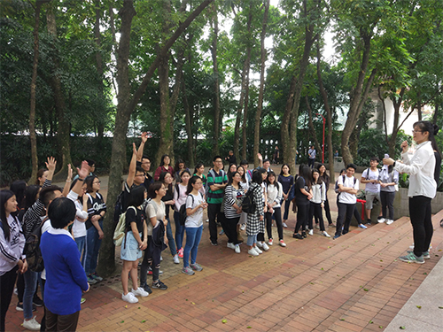 學(xué)員們積極競(jìng)答