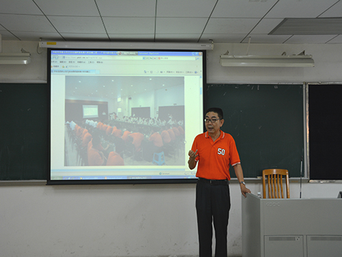 孫家和結(jié)合專業(yè)講授思想政治理論課